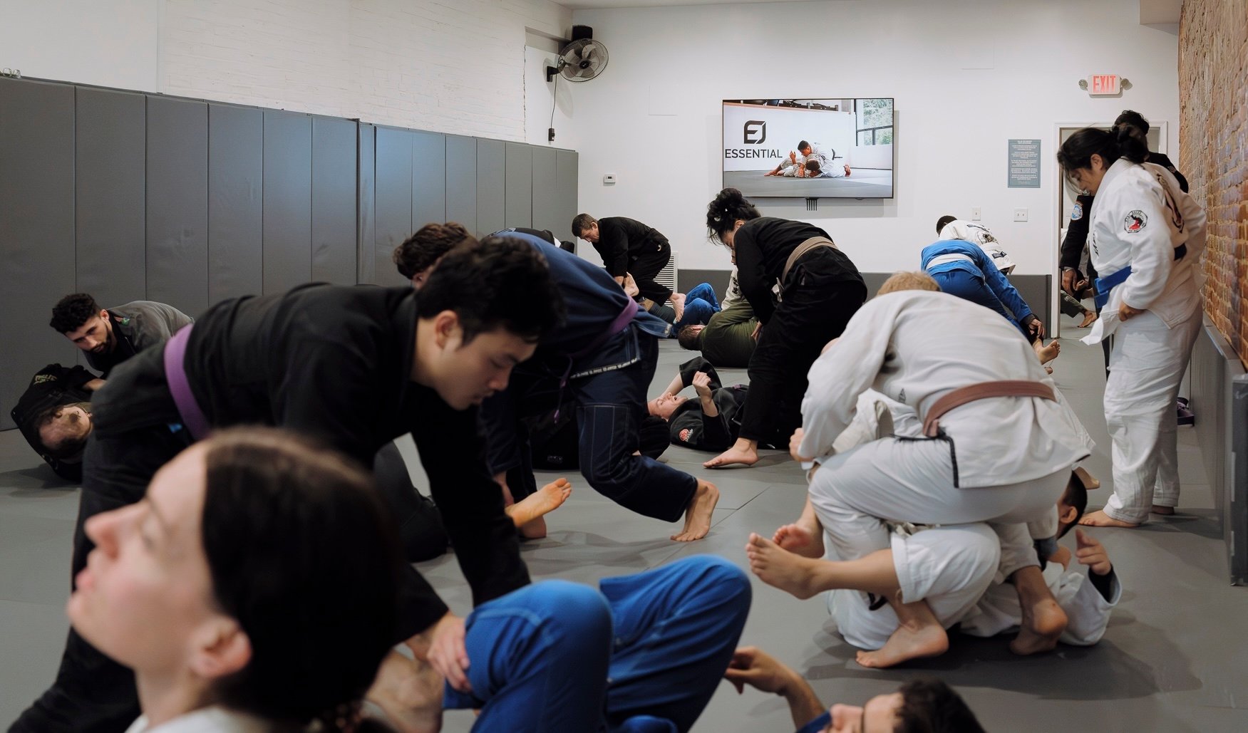 Why Most Jiu-Jitsu Schools Lose Students After 3-6 Months (and How to Fix It)